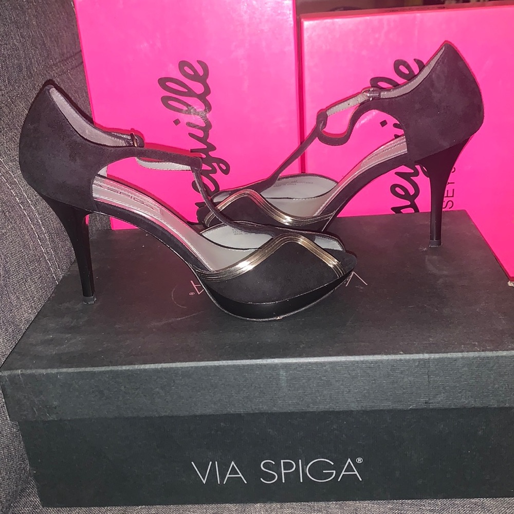 Via Spiga black suede heels